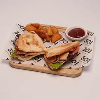 Сендвич с курицей (400 г)