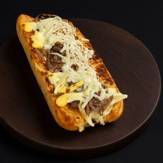 Сэндвич с томлённой телятиной (380г)