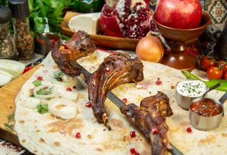 Шашлык из свинины на ребрах (350г)