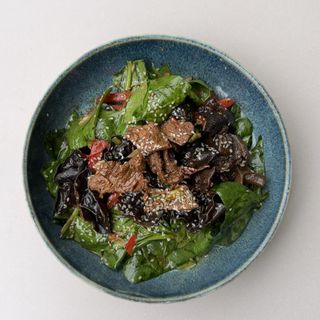 Шпинат с черными грибами (300г)