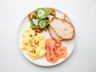 Скрэмбл с лососем (500г)