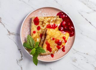 Slatka palačinka sa džemom