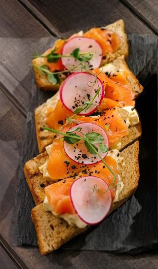 Smorrebrod Scandinav cu Somon