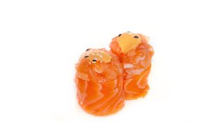 84 Soia spicy salmon 2 pezzi