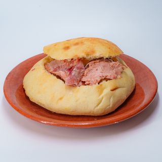 Jagnjeći sač u somunu