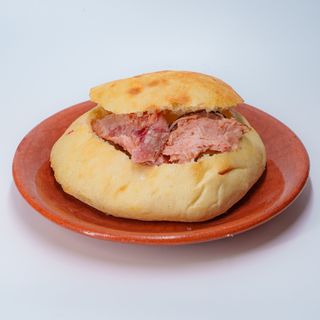 Svinjski sač u somunu