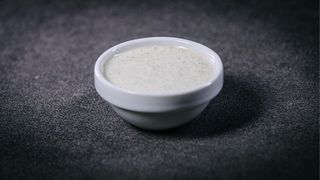 Sos Beli  sa belim lukom