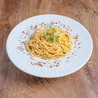  Špagete aglio e olio