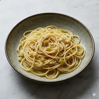 Spaghetti condito con olio di porro