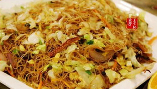 28 炒粉干Spaghetti di riso saltati S