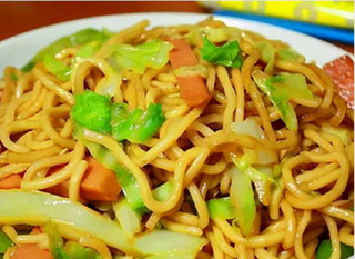 32 蔬菜炒面Spaghetti saltati con verdure