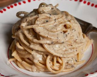 Spaghettone integrale cacio e pepe