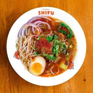 35. Ramen de Carne de Vaca Picante