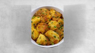 Spicy potato cubes