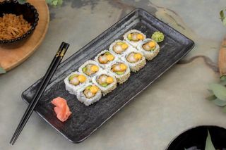 Spicy shrimp roll velika porcija