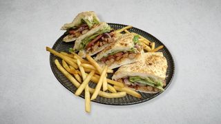 Steak and cheese sendvič