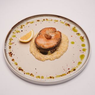 Стейк из семги в икорном соусе (250 г)