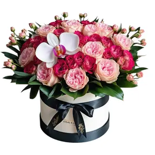 Star & Luxe Lovers' Bouquet