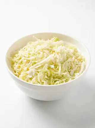 Svež kupus salata
