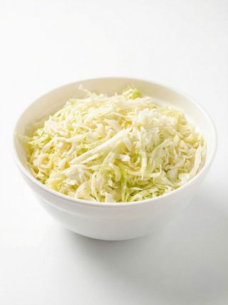 Svež kupus salata