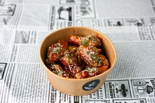 Sweet and spicy chicken wings