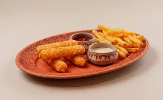 Сырные палочки со сливочным соусом (290г)