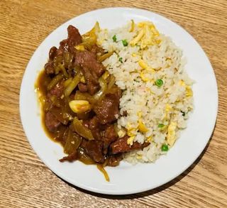 T11- Vaca com Cebola e Arroz Chau Chau