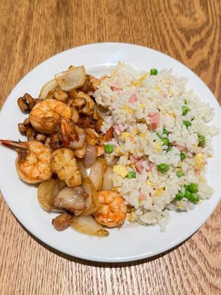 T13- Marisco na Chapa com Arroz Chau Chau