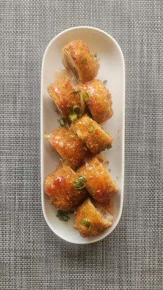 T205 - California de Salmão Frito