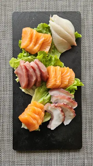 T534 - Sashimi Misto