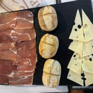 Tábua de Presunto, Queijo e Pão