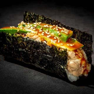 TE5. Temakizushi tuna cuit