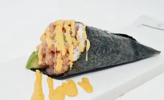 T4.Temaki spicy maguro