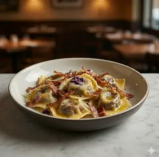 Tortelli di radicchio e gorgonzola con speck croccante