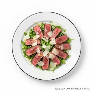 Tagliata con rucola e grana - una porzione