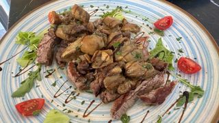 Tagliata di manzo con funghi porcini