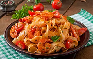 Tagliatelle con pomodorini e gamberetti