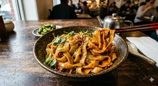 Tagliatelle fredde + 4 pezzi di ravioli di carne