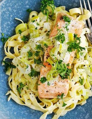 Tagliatelle sa dodatkom lososa sa žara