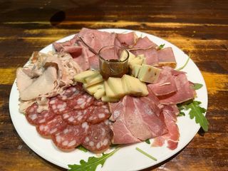 Tagliere di salumi e formaggi