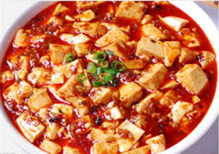 74麻婆豆腐 Tofu con salsa Mapo