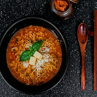 Томатный рамен с базиликом (400г)