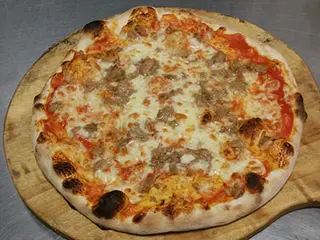 Pizza con il tonno