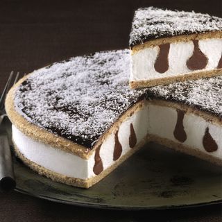 Torta al cocco e nocciola