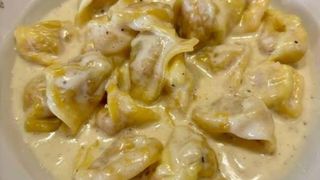 Tortellini in crema di parmigiano o con ragù
