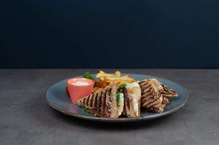 Tost sendvič sa piletinom