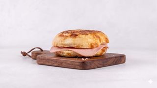 Tost sendvič sa šunkom