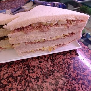 Tramezzino tonno carciofi e maionese