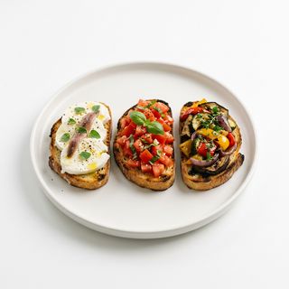Tris di bruschette
