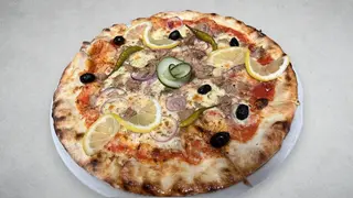 Tuna pizza